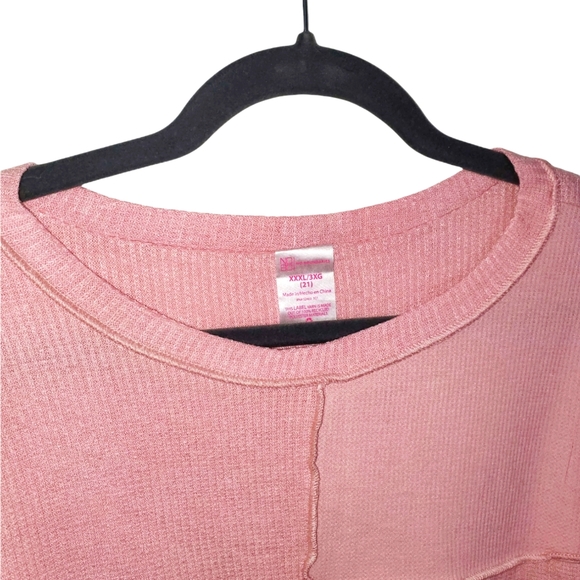 No Boundaries NWT Long Sleeve Wide Neck Relaxed Fit Plus Size Splice Top 825 - Picture 2 of 5